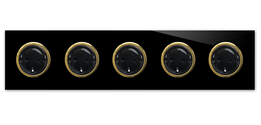 Design socket outlet in glass look. MAXIM